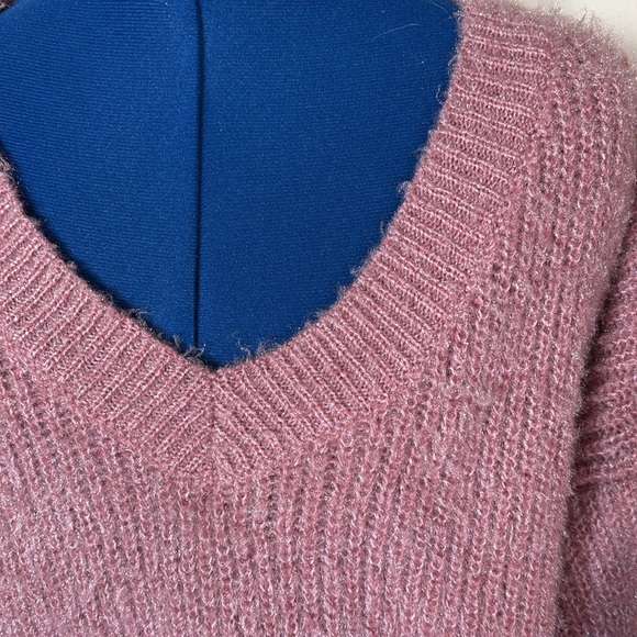 Shein Curve V-Neck Sweater - Picture 2 of 8